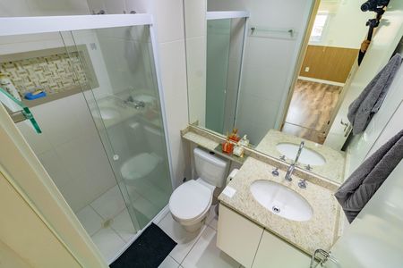 Apartamento para alugar com 67m², 2 quartos e 1 vaga Apartamento para alugar com 67m², 2 quartos e 1 vagaBanheiro da Suíte