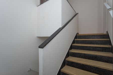 Casa à venda com 115m², 3 quartos e sem vagaEscada