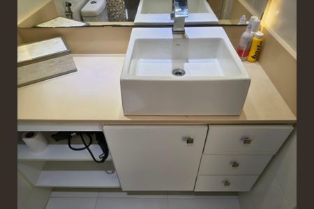 Apartamento à venda com 75m², 2 quartos e 1 vagaBanheiro da Suíte 2