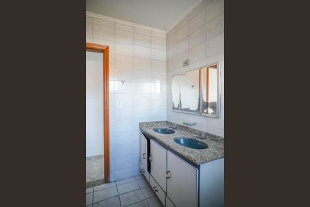 Casa à venda com 180m², 4 quartos e 2 vagas Casa à venda com 180m², 4 quartos e 2 vagasBanheiro Social