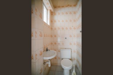 Casa à venda com 180m², 4 quartos e 2 vagas Casa à venda com 180m², 4 quartos e 2 vagasBanheiro de Serviço