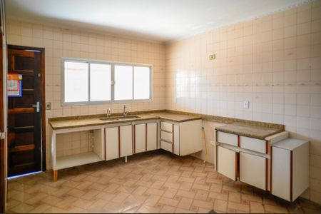 Casa à venda com 180m², 4 quartos e 2 vagas Casa à venda com 180m², 4 quartos e 2 vagasCozinha