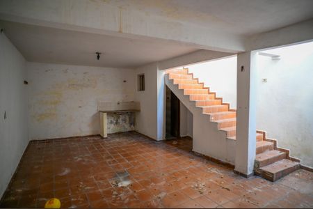 Casa à venda com 180m², 4 quartos e 2 vagas Casa à venda com 180m², 4 quartos e 2 vagasQuarto de Serviço