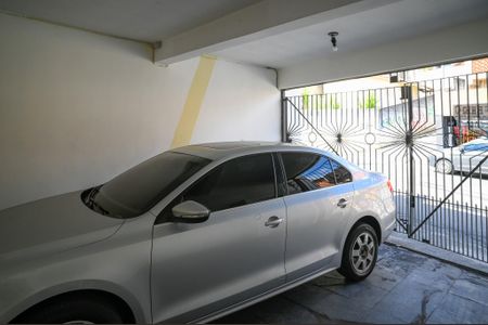 Casa à venda com 180m², 4 quartos e 2 vagas Casa à venda com 180m², 4 quartos e 2 vagasGaragem