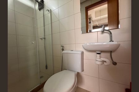 Apartamento para alugar com 125m², 4 quartos e 2 vagas Apartamento para alugar com 125m², 4 quartos e 2 vagasCozinha e Área de Serviço - Banheiro
