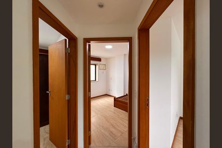 Apartamento para alugar com 125m², 4 quartos e 2 vagas Apartamento para alugar com 125m², 4 quartos e 2 vagasCorredor