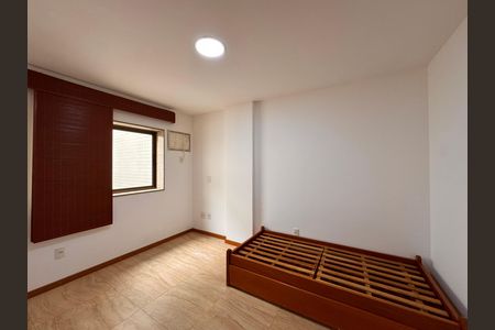 Apartamento para alugar com 125m², 4 quartos e 2 vagas Apartamento para alugar com 125m², 4 quartos e 2 vagasQuarto 2