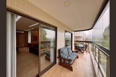 Apartamento para alugar com 125m², 4 quartos e 2 vagas Apartamento para alugar com 125m², 4 quartos e 2 vagasVaranda
