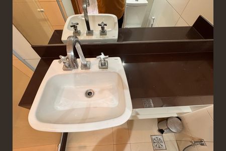 Apartamento para alugar com 125m², 4 quartos e 2 vagas Apartamento para alugar com 125m², 4 quartos e 2 vagasBanheiro Social