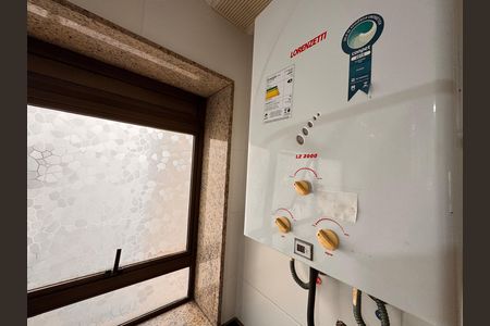 Apartamento para alugar com 125m², 4 quartos e 2 vagas Apartamento para alugar com 125m², 4 quartos e 2 vagasCozinha e Área de Serviço
