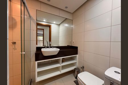 Apartamento para alugar com 125m², 4 quartos e 2 vagas Apartamento para alugar com 125m², 4 quartos e 2 vagasBanheiro Social