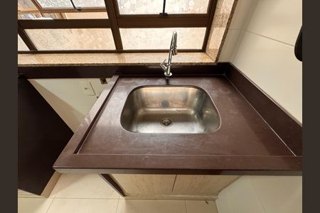 Apartamento para alugar com 125m², 4 quartos e 2 vagas Apartamento para alugar com 125m², 4 quartos e 2 vagasCozinha e Área de Serviço