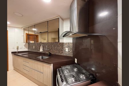 Apartamento para alugar com 125m², 4 quartos e 2 vagas Apartamento para alugar com 125m², 4 quartos e 2 vagasCozinha e Área de Serviço