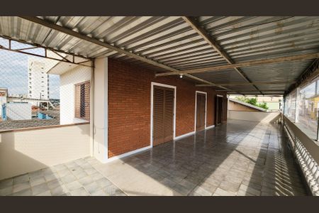 Casa à venda com 128m², 2 quartos e 2 vagas Casa à venda com 128m², 2 quartos e 2 vagasVaranda