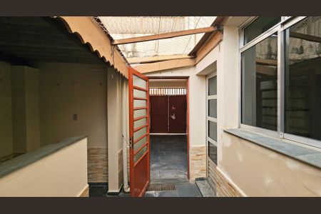 Casa à venda com 128m², 2 quartos e 2 vagas Casa à venda com 128m², 2 quartos e 2 vagasQuintal