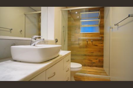 Apartamento para alugar com 145m², 4 quartos e 1 vagaBanheiro 2 social corredor 
