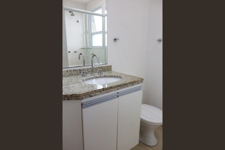 Banheiro da Suíte 3 de apartamento para alugar com 3 quartos, 72m² em Km 18, Osasco