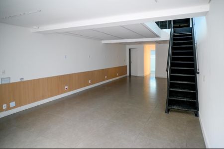 Casa para alugar com 261m², 3 quartos e 2 vagasSala