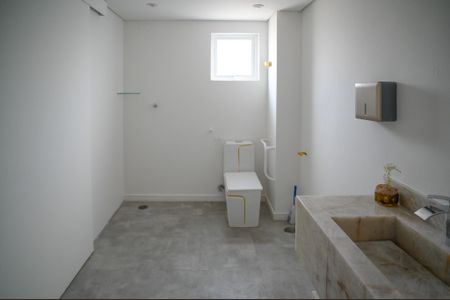 Casa para alugar com 261m², 3 quartos e 2 vagasBanheiro Social