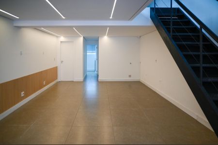 Casa para alugar com 261m², 3 quartos e 2 vagasSala