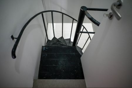 Casa para alugar com 261m², 3 quartos e 2 vagasEscada