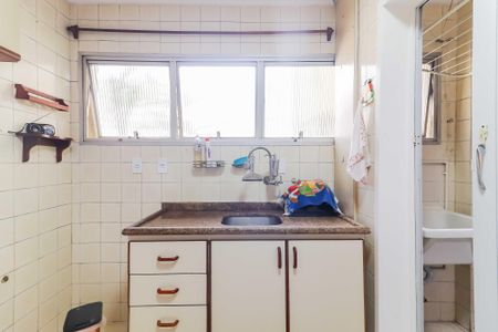 Apartamento para alugar com 57m², 2 quartos e 1 vaga Apartamento para alugar com 57m², 2 quartos e 1 vagaCozinha e Área de Serviço