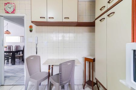 Apartamento para alugar com 57m², 2 quartos e 1 vaga Apartamento para alugar com 57m², 2 quartos e 1 vagaCozinha e Área de Serviço