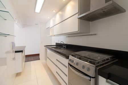 Cozinha de apartamento para alugar com 3 quartos, 225m² em Cidade São Francisco, São Paulo