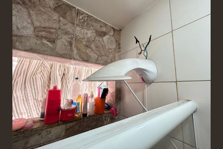 Apartamento à venda com 60m², 2 quartos e sem vagaChuveiro