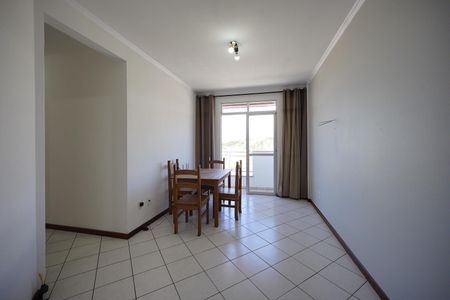 Sala de apartamento para alugar com 2 quartos, 65m² em Praia Comprida, São José