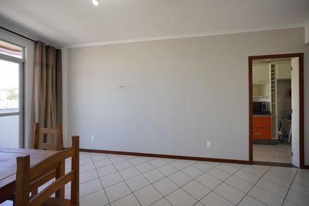 Sala de apartamento para alugar com 2 quartos, 65m² em Praia Comprida, São José