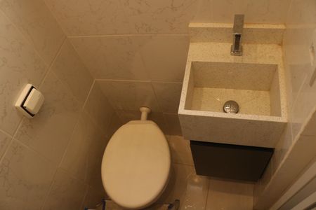 Apartamento para alugar com 85m², 2 quartos e sem vagaBanheiro de Serviço