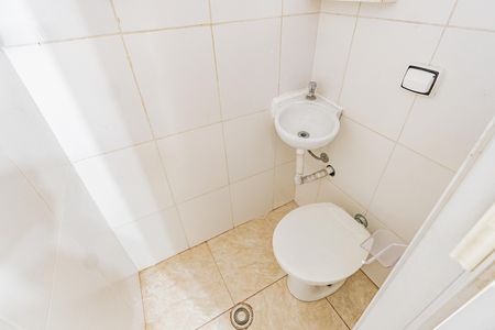 Apartamento à venda com 77m², 3 quartos e 1 vaga Apartamento à venda com 77m², 3 quartos e 1 vagaBanheiro da Suíte 2