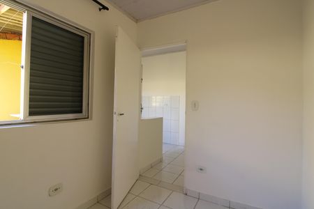 Quarto de casa para alugar com 1 quarto, 28m² em Vila Marieta, São Paulo