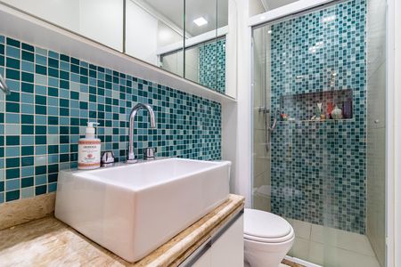 Apartamento para alugar com 48m², 2 quartos e 1 vaga Apartamento para alugar com 48m², 2 quartos e 1 vagaBanheiro social