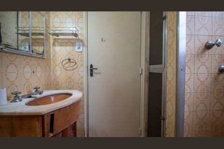 Banheiro de apartamento para alugar com 2 quartos, 60m² em Estácio, Rio de Janeiro