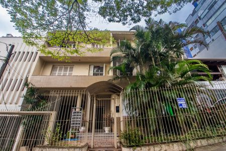 Apartamento à venda com 120m², 6 quartos e 1 vaga Apartamento à venda com 120m², 6 quartos e 1 vagaFachada