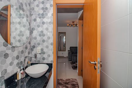 Apartamento à venda com 60m², 2 quartos e 1 vaga Apartamento à venda com 60m², 2 quartos e 1 vagaBanheiro