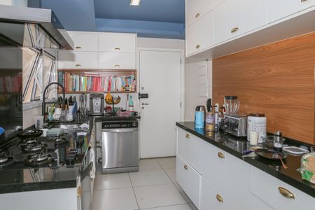 Apartamento para alugar com 241m², 4 quartos e 3 vagasCozinha