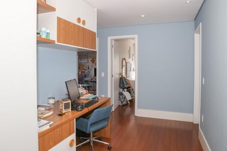 Apartamento para alugar com 241m², 4 quartos e 3 vagasEscritório