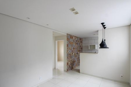 Sala de apartamento para alugar com 2 quartos, 45m² em Planalto, Belo Horizonte