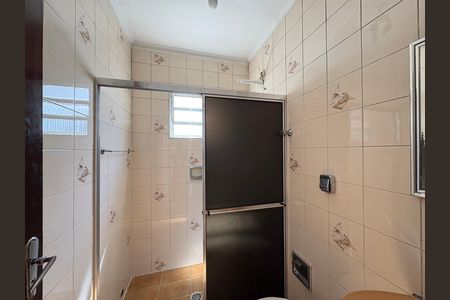 Casa para alugar com 220m², 3 quartos e 2 vagas Casa para alugar com 220m², 3 quartos e 2 vagasBanheiro social