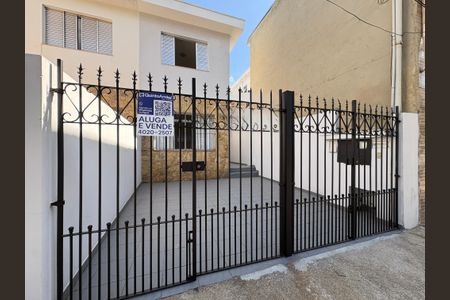 Casa para alugar com 220m², 3 quartos e 2 vagas Casa para alugar com 220m², 3 quartos e 2 vagasFachada
