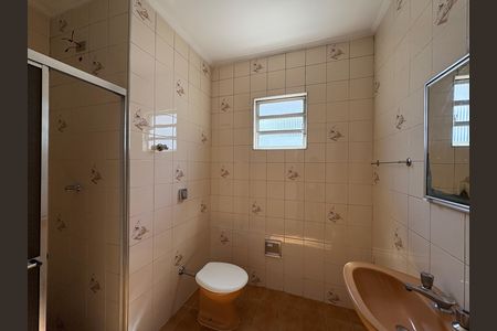 Casa para alugar com 220m², 3 quartos e 2 vagas Casa para alugar com 220m², 3 quartos e 2 vagasBanheiro da Suíte
