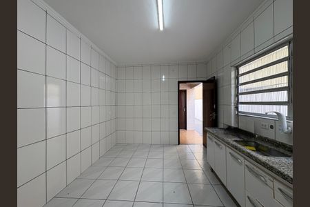 Casa para alugar com 220m², 3 quartos e 2 vagas Casa para alugar com 220m², 3 quartos e 2 vagasCozinha