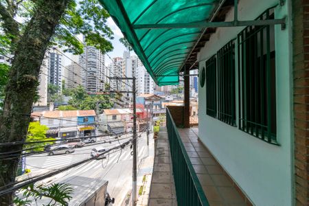 Casa à venda com 223m², 3 quartos e 2 vagasVaranda