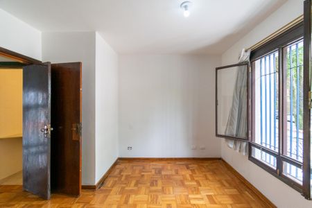 Casa à venda com 223m², 3 quartos e 2 vagasSuíte