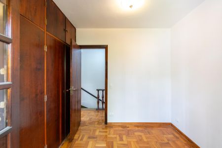 Casa à venda com 223m², 3 quartos e 2 vagasQuarto 2