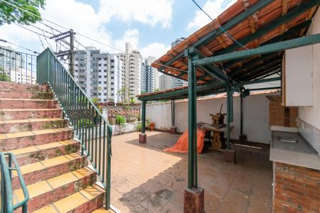 Casa à venda com 223m², 3 quartos e 2 vagasQuintal