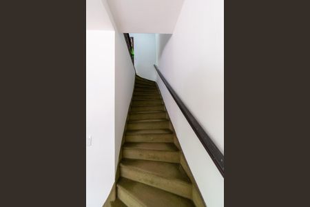 Casa à venda com 223m², 3 quartos e 2 vagasEscada